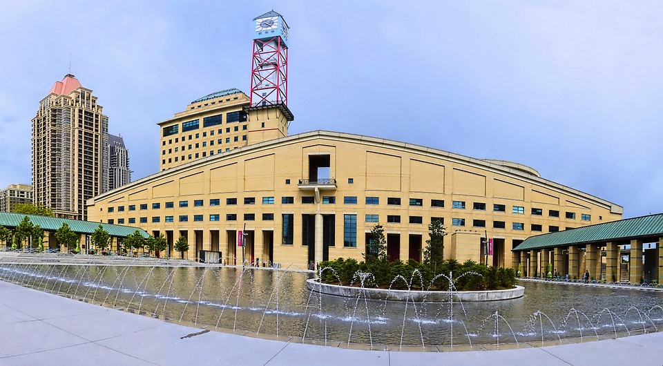 City Hall in Mississauga, ON, where AdWords campaigns with Index Agency using Google Ads help you reach new customers